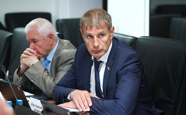 Олег Земцов