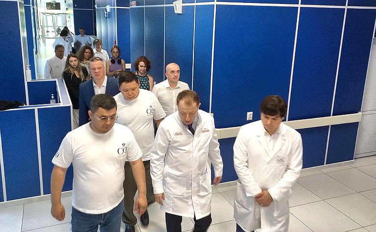 Сенаторы посетили Вологодскую областную клиническую больницу