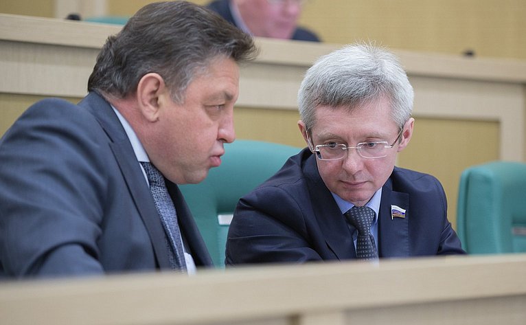 Члены Совета Федерации Вячеслав Тимченко и Олег Казаковцев