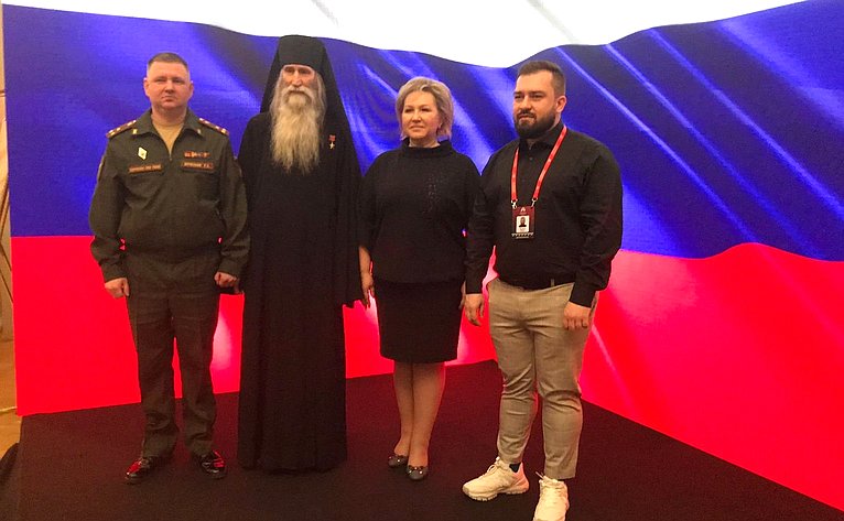 Елена Писарева приняла участие во Всероссийском патриотическом форуме, который проходил в Санкт-Петербурге