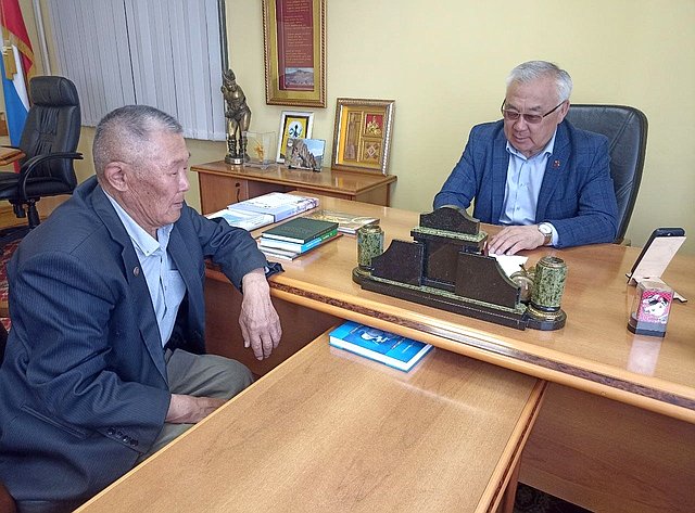Баир Жамсуев провел прием граждан в Агинском