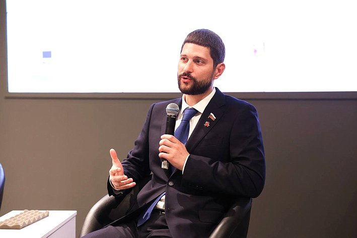 Александр Волошин