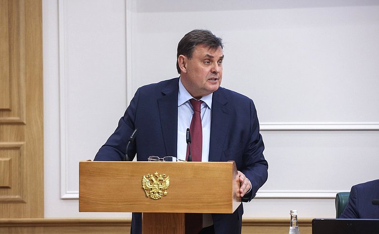 Встреча сенаторов Российской Федерации с Министром юстиции РФ Константином Чуйченко в формате «Открытого диалога»
