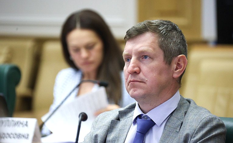 Совещание Комитета Совета Федерации по федеративному устройству, региональной политике, МСУ и делам Северана тему «Газификация и ее производные: газохимия и нефтехимия как драйвер роста экономики Дальневосточного федерального округа»