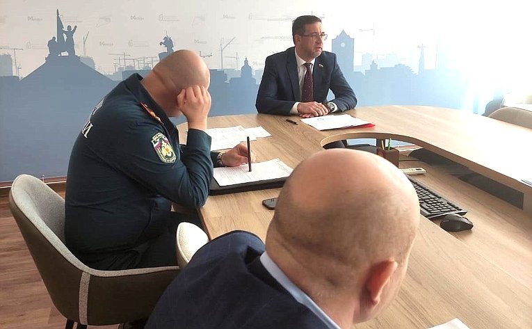 Николай Владимиров провел совещание о совершенствовании работы по обеспечению безопасности эксплуатации газового оборудования в жилых домах