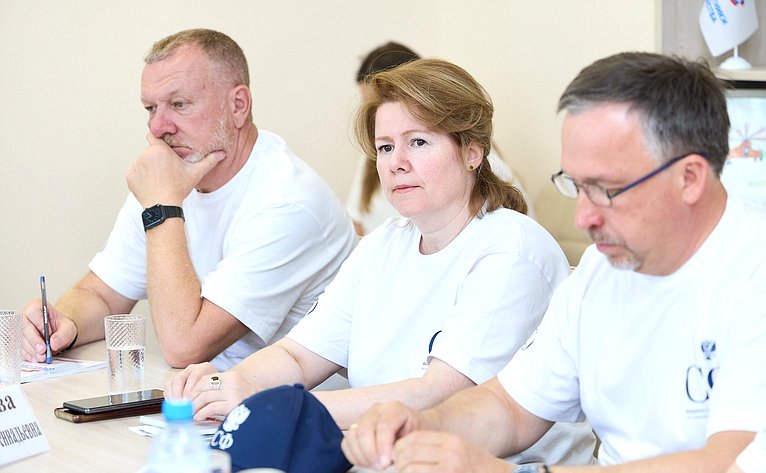 Во Владимире парламентарии посетили филиал Государственного фонда поддержки участников специальной военной операции «Защитники Отечества», где прошла конструктивная беседа с участниками СВО и членами их семей