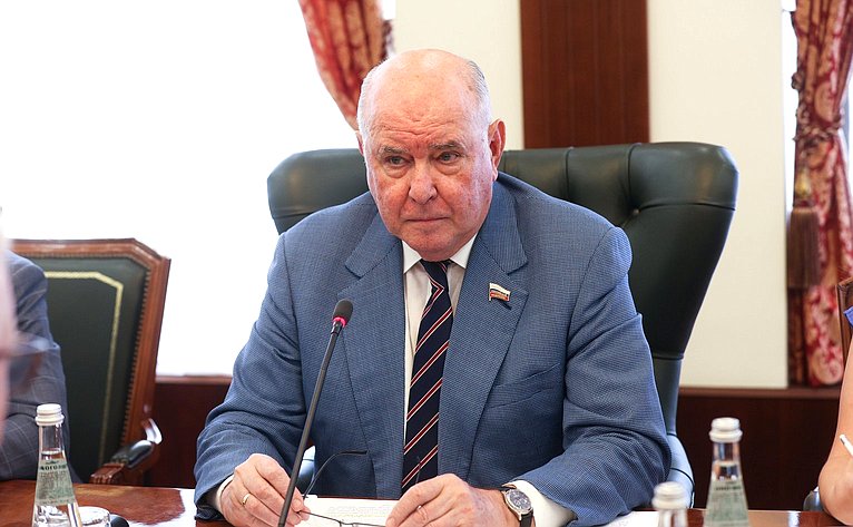 Григорий Карасин