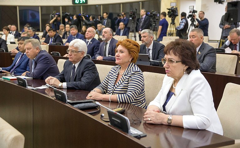 Делегация Совета Федерации на заседании Сената Парламента Республики Казахстан