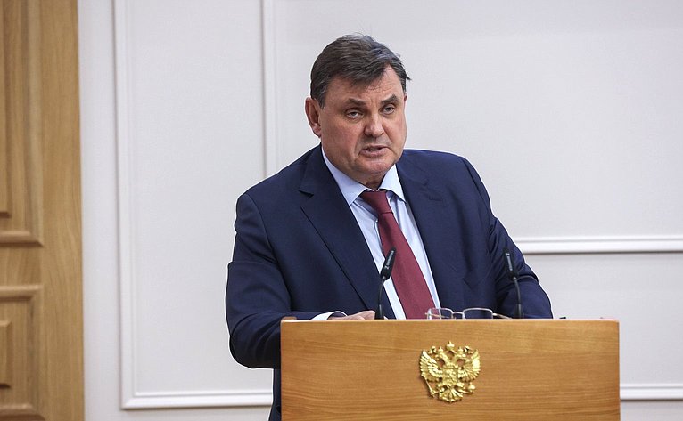 Встреча сенаторов Российской Федерации с Министром юстиции РФ Константином Чуйченко в формате «Открытого диалога»