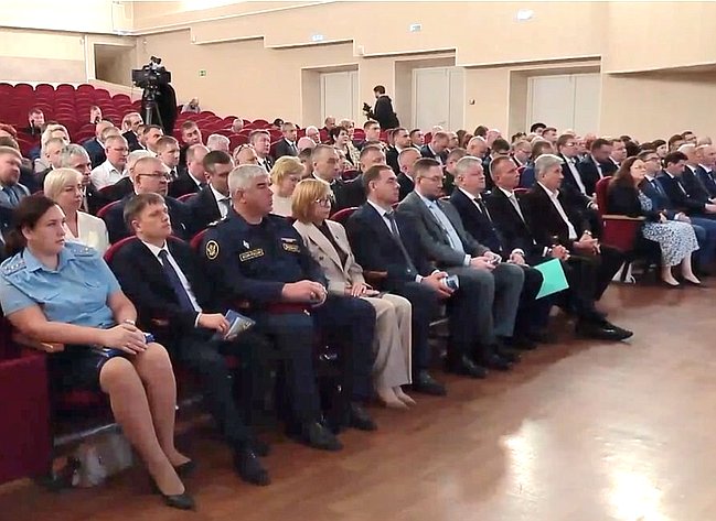 Наталья Котова обсудила итоги весенне-полевых работ в Челябинской области