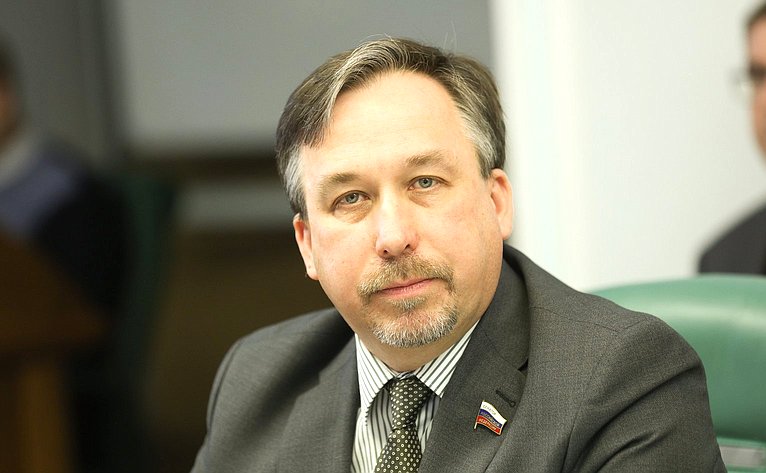 Александр Гусаковский
