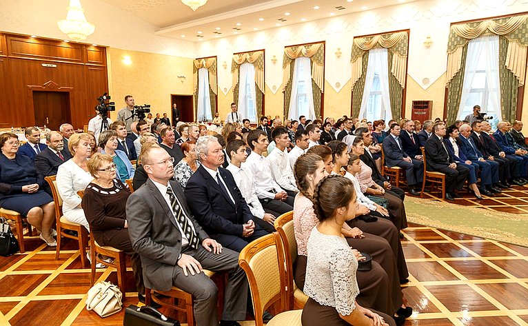Дмитрий Шатохин принял участие в торжественных мероприятиях, посвященных Дню Республики