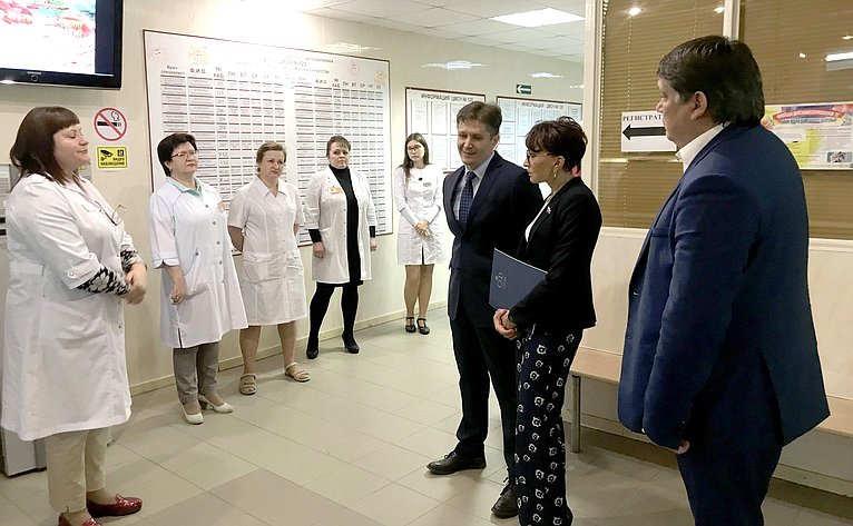Т. Кусайко посетила медицинские учреждения в ЗАТО Александровск Мурманской области