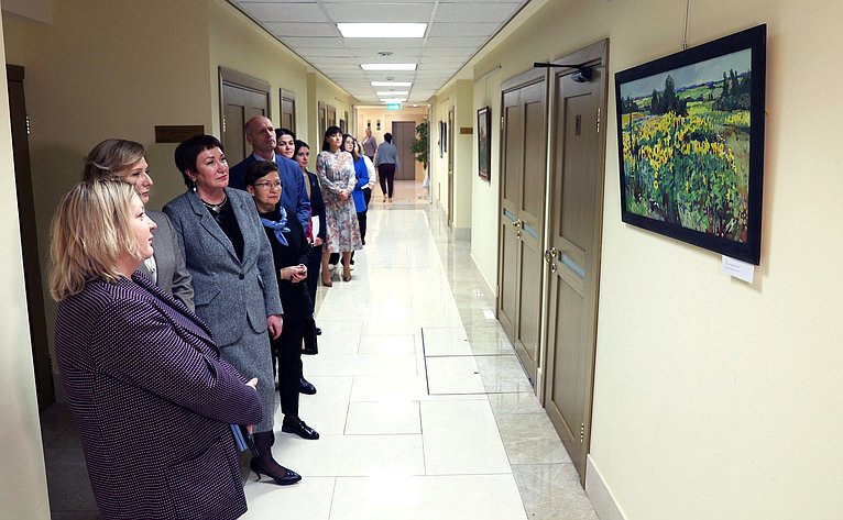 в Совете Федерации открылась выставка картин «Живопись и профессия»