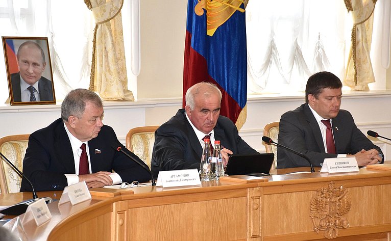 Выездное заседание Комитета СФ по бюджету и финансовым рынкам в Костроме