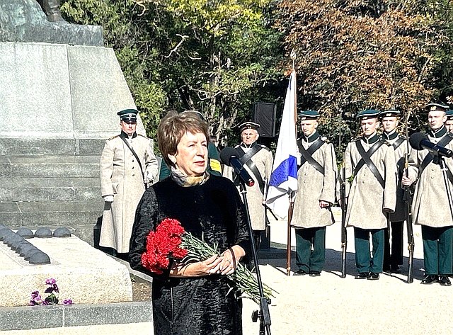 Екатерина Алтабаева приняла участие в мероприятии, посвященном дню памяти героя Первой обороны Севастополя вице-адмирала Владимира Корнилова