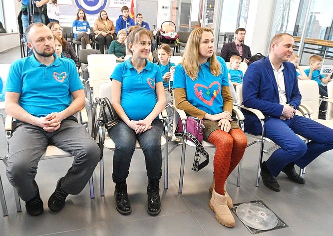 Александр Савин принял участие в прошедшей в Калуге торжественной церемонии, посвященной открытию Года семьи