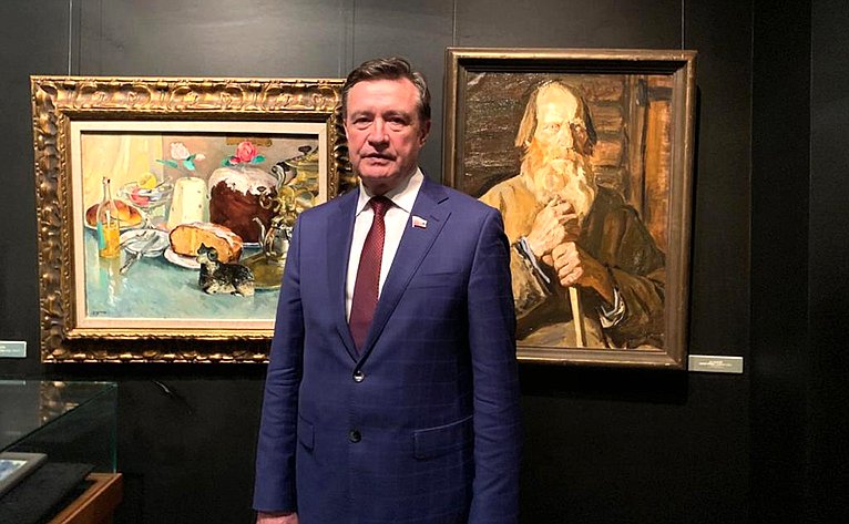 Сергей Рябухин посетил Академию акварели и изящных искусств Сергея ...