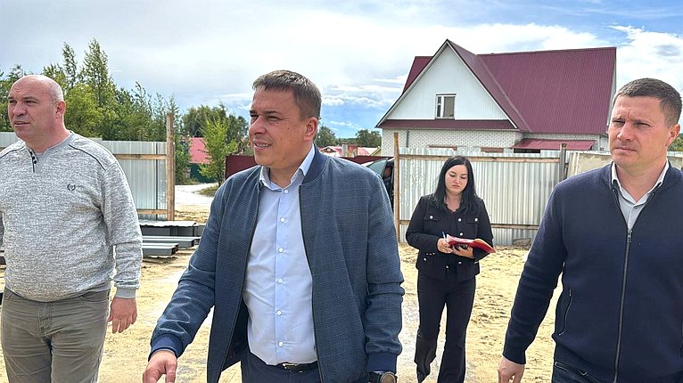 Айрат Гибатдинов проверил ход ремонта социальных объектов Ульяновского района