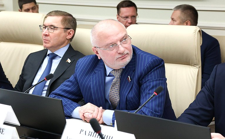 Совместное заседание Комитета СФ по конституционному законодательству и государственному строительству, Комитета СФ по обороне и безопасности и Комитета СФ по федеративному устройству, региональной политике, МСУ и делам Севера