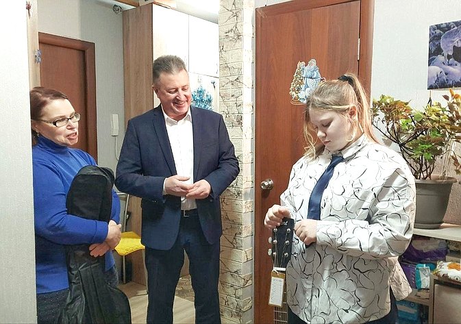 Евгений Богомазов исполнил новогоднюю мечту юной вологжанки