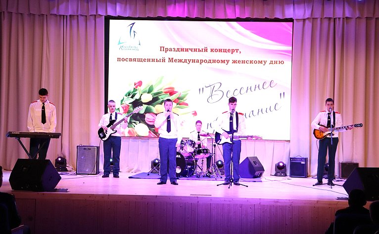 Праздничные мероприятия в Образовательном центре – кадетской школе «Корабелы Прионежья»