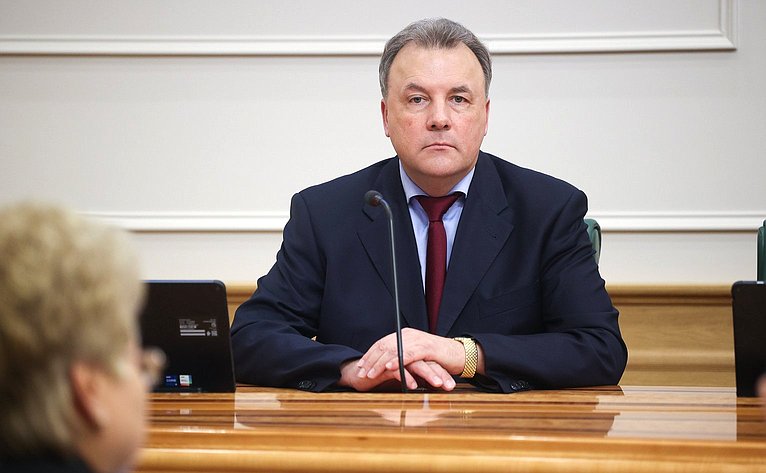 Артур Муравьев