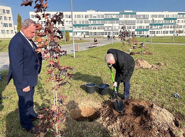 Анатолий Артамонов принял участие в торжественном мероприятии, приуроченном к 65-летнему юбилею Калужского филиала Московского государственного технического университета имени Н.Э. Баумана