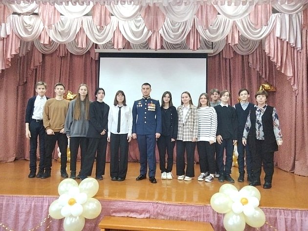 В школах Мари-Турекского района проходят встречи учащихся с Героем России Сергеем Иштугановым