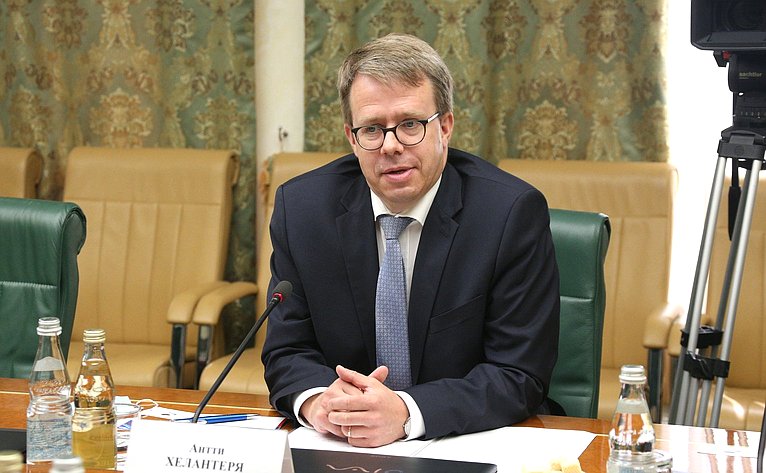 Григорий Карасин провел встречу с Чрезвычайным и Полномочным Послом Финляндии в РФ