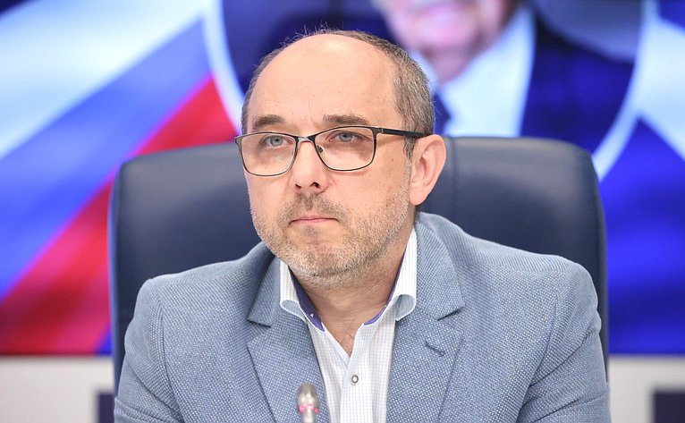 Константин Косачев принял участие в пресс-конференции, посвященной старту проекта «Рыцари детства» (фото ТАСС)