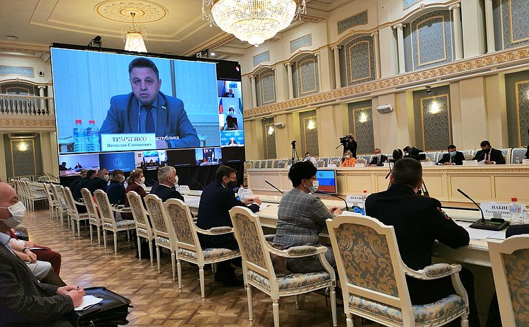 Председатель Комитета СФ по Регламенту и организации парламентской деятельности Вячеслав Тимченко провел расширенное совещание в Ижевске