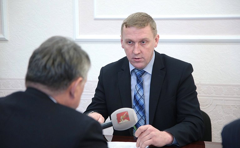 Юрий Воробьев принял участие во встрече по вопросам исполнения поручений градостроительного совета в Вытегорском районе Вологодской области