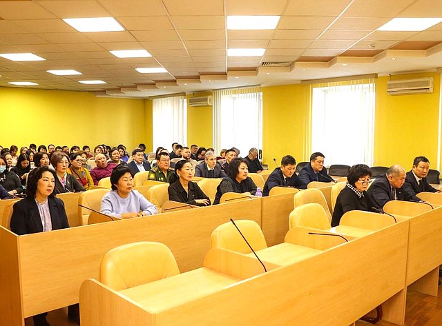 Баир Жамсуев провел встречи с трудовыми коллективами Агинского Бурятского округа