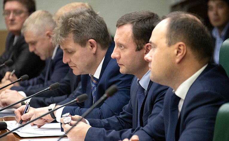 «Круглый стол» на тему «Совершенствование законодательства Российской Федерации в сфере деятельности унитарных предприятий»