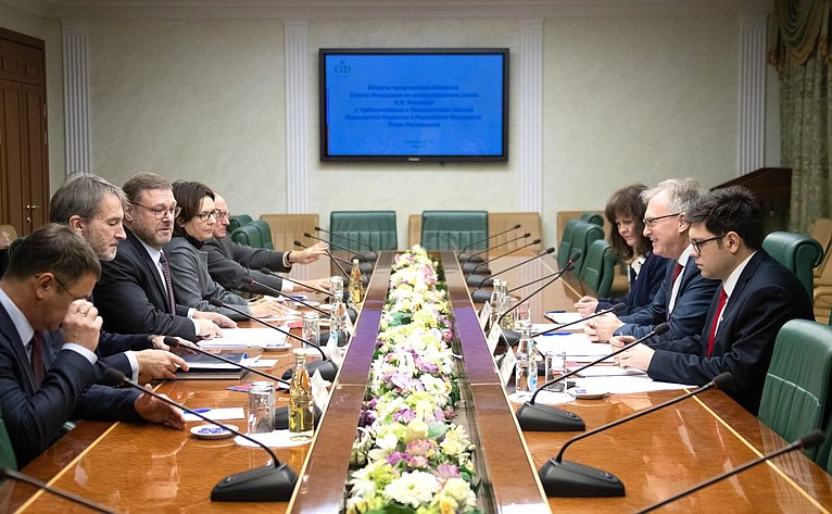 Встреча Константина Косачева с Чрезвычайным и Полномочным Послом Королевства Норвегия в Российской Федерации Руне Ресаландом