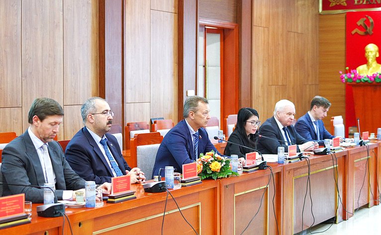 Делегация Совета Федерации во главе с первым заместителем Председателя СФ Андреем Яцкиным в рамках визита во Вьетнам посетила провинцию Кханьхоа