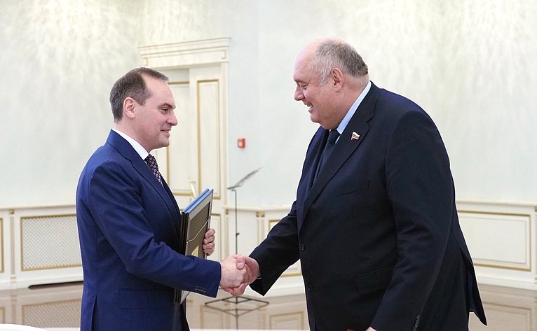 Сергей Аренин поздравил со вступлением в должность главу Республики Мордовия