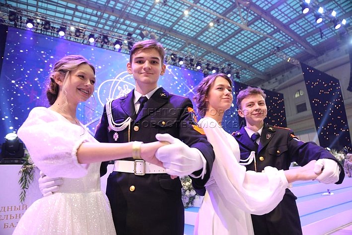 Маргарита Павлова посетила VII Международный благотворительный кадетский бал