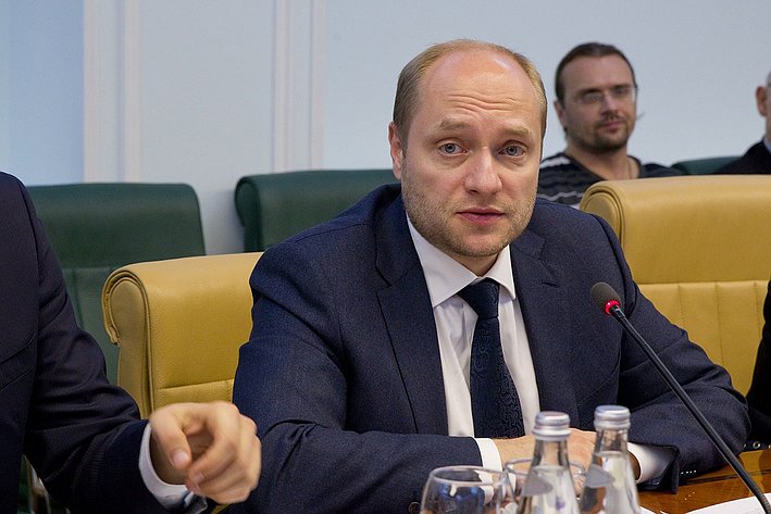 Министр РФ по развитию Дальнего Востока на встрече в Совете Федерации
