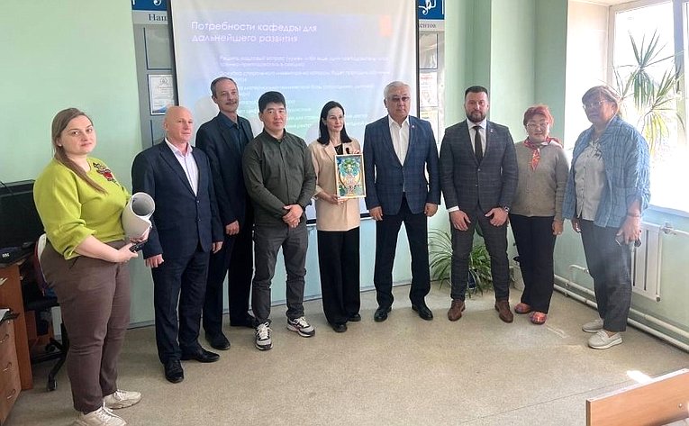Баир Жамсуев осмотрел материальную базу кафедры стрельбы из лука в городе Чита