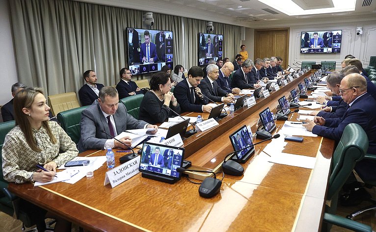 Заседание Совета по развитию транспортного комплекса в субъектах РФ при СФ