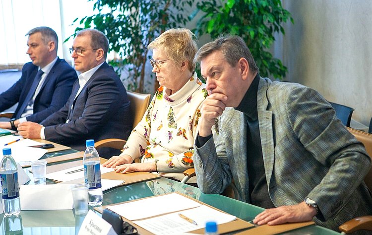 Татьяна Гигель провела выездное заседание Экспертно-консультативного совета по проблемам лесного комплекса в Новгородской области