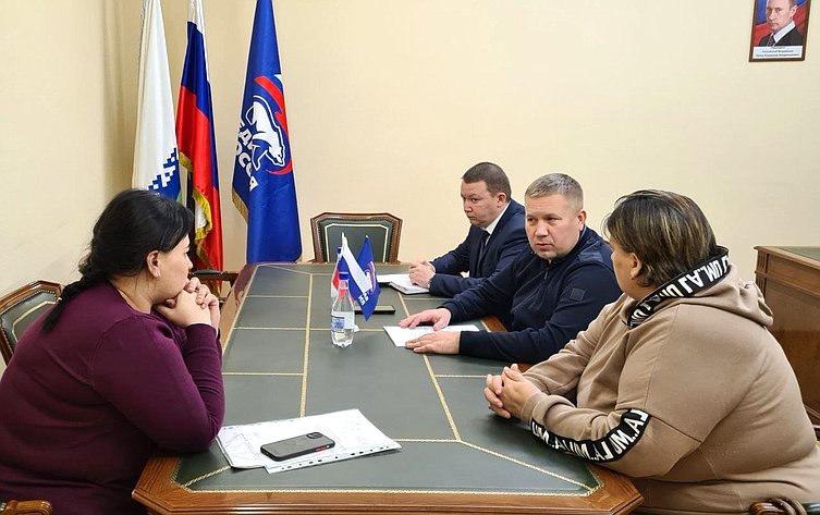 Денис Гусев обсудил в Ненецком автономном округе вопросы социальной поддержки военнослужащих и членов их семей