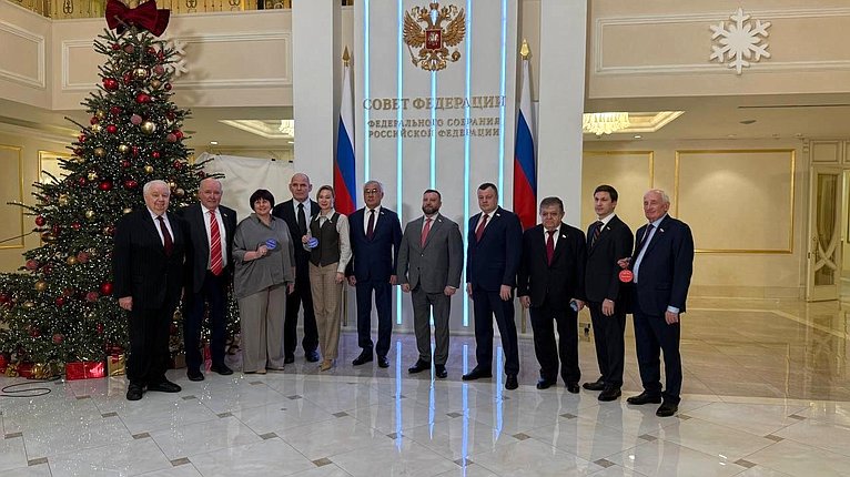 Наталья Никонорова приняла участие в акции «Ёлка желаний» и поздравила жителей Донбасса с наступающим Новым годом