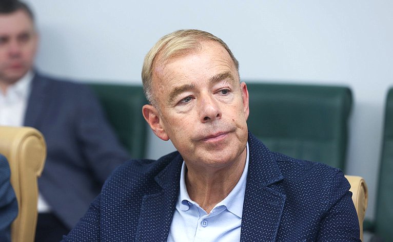 Совещание Комитета Совета Федерации по социальной политике совместно с Комитетом Совета Федерации по экономической политике с участием членов Экспертного совета по туризму