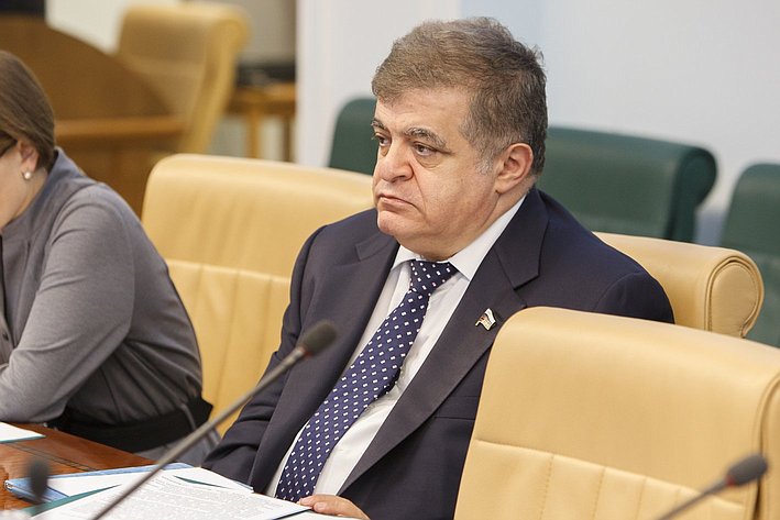 Заседание комиссия СФ по контролю за достоверностью сведений о доходах сенаторов -3 Джабаров