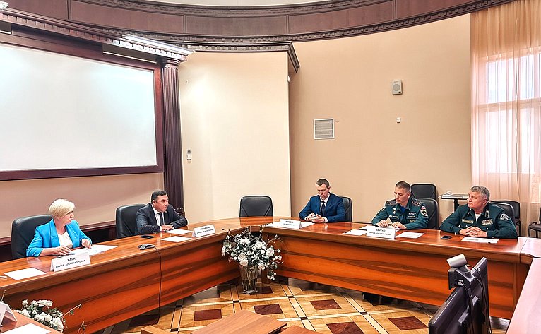 Александр Новьюхов провел в Ханты-Мансийске совещание по теме противодействия лесным пожарам