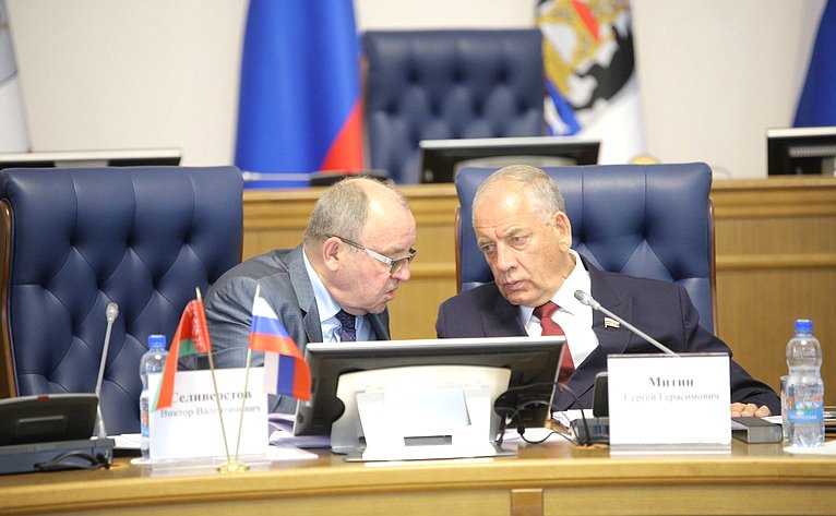 Сергей Митин принял участие в проведение совместного заседание трех комиссий Парламентского Собрания: по промышленности и торговле, бюджету, налогам, финансовому рынку и по экономической политике