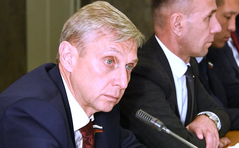 Андрей Серёжников